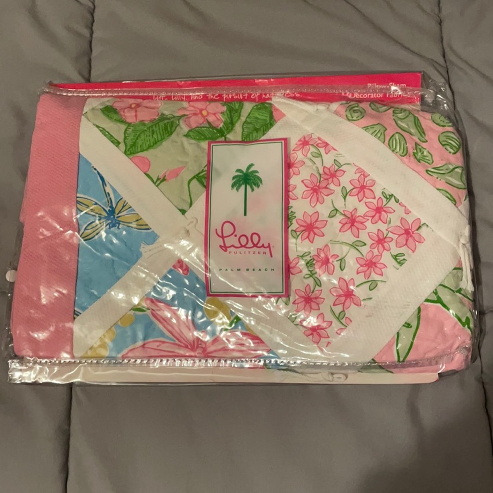 New Lilly Pulitzer Worth quilt pillow sham